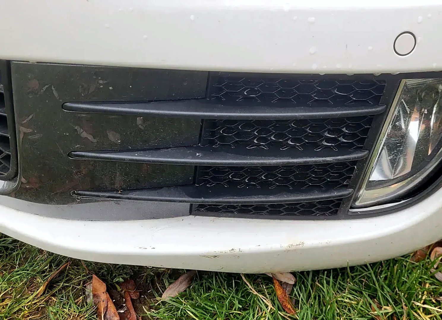 Front bumper grille VW Golf 6 GTI GTD