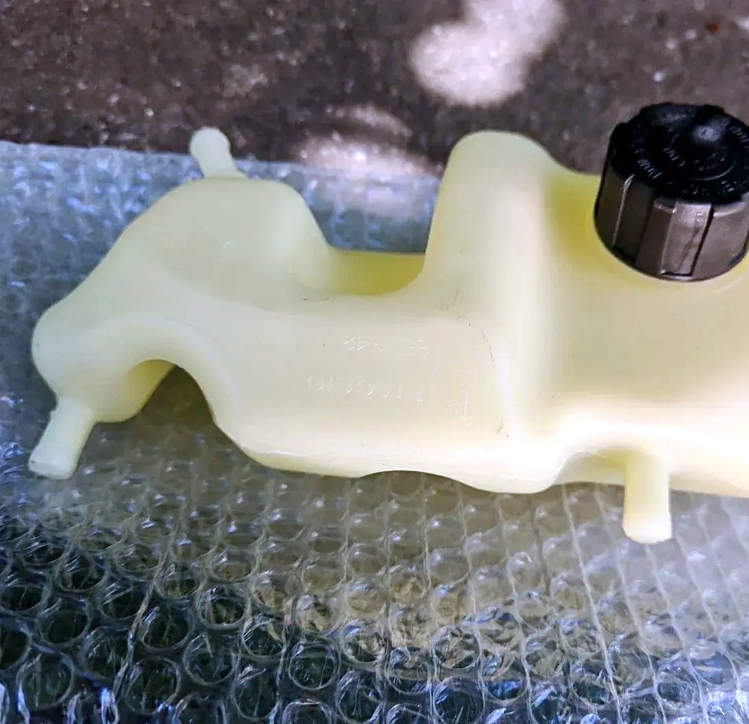 Expansion tank coolant bottle Piaggio MP3 Yourban 300