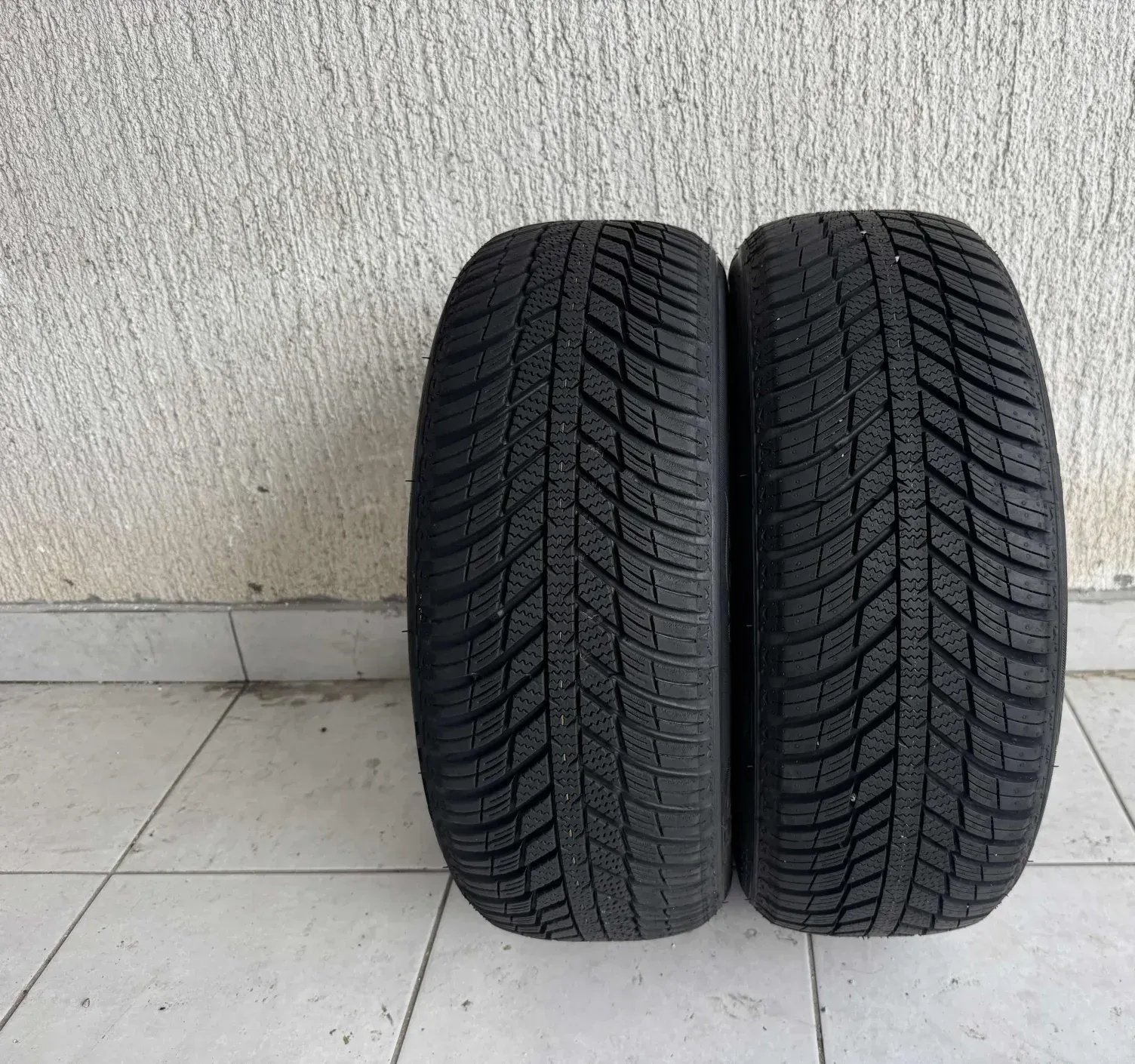 Nexen 195/55 R15 all-season tyres