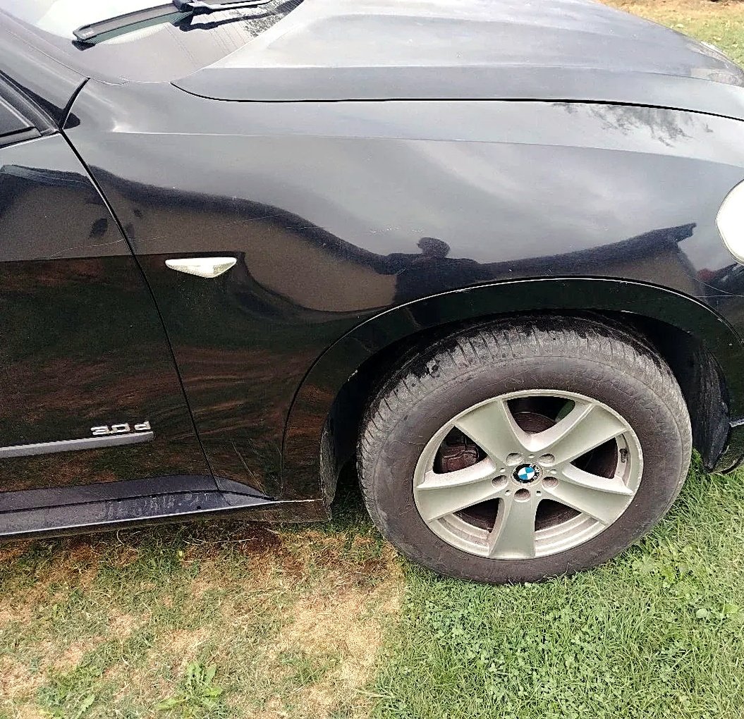 Desni blatobran BMW X5 E70