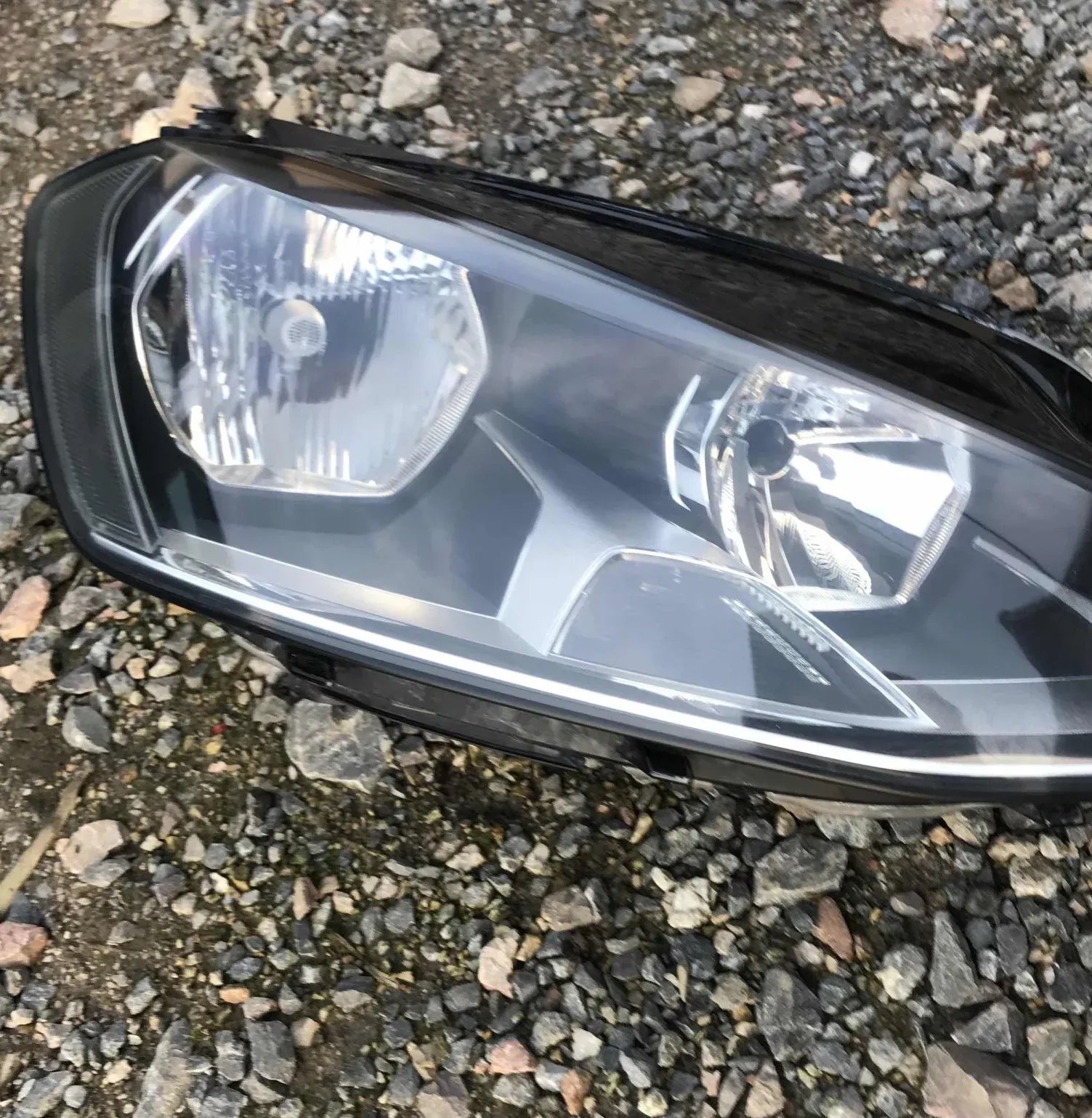 Prednji farovi VW Golf 7