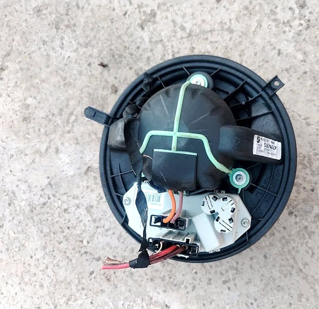 Radiator fan with resistor BMW E87