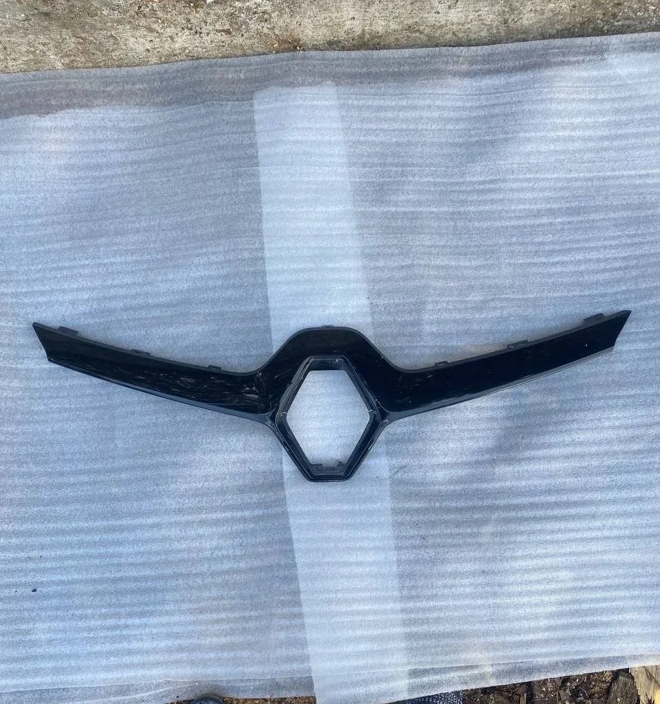 Plastika prednjeg branika Renault Scenic 4