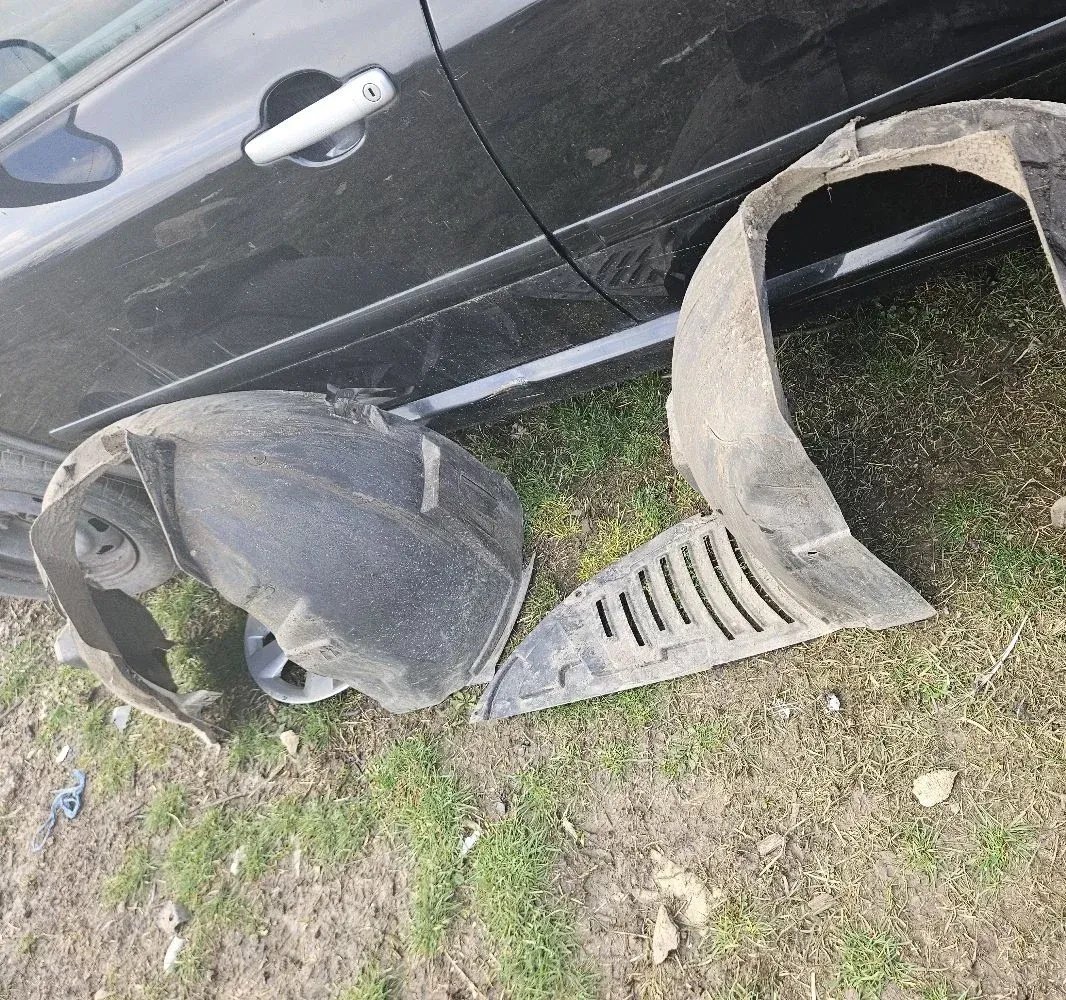 Front wing Peugeot 407