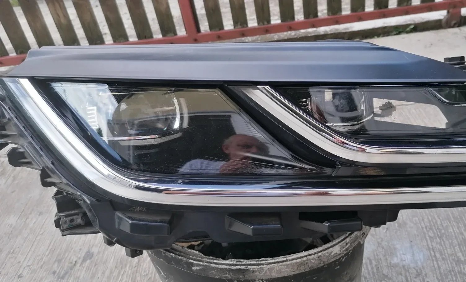 Full LED far VW Arteon desni