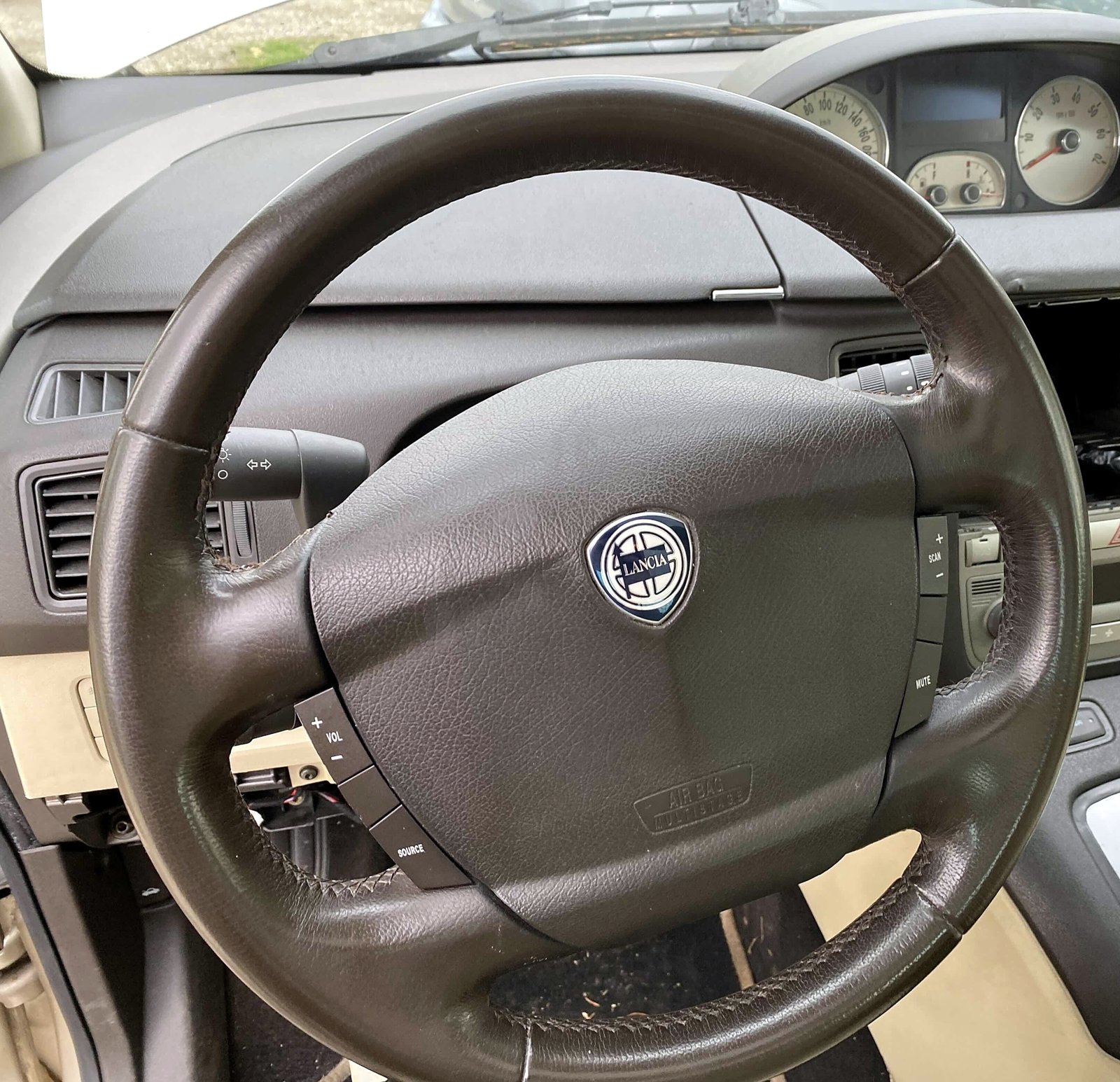 Steering wheel with controls Lancia Musa 2007
