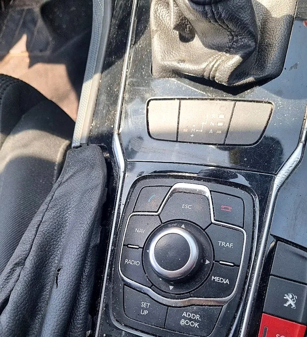 Peugeot 508 switches and joystick