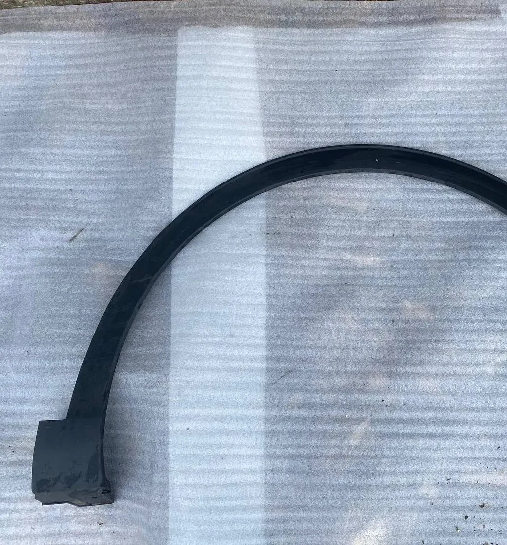 Plastični zaštitni deo prednjeg blatobrana MG HS 021
