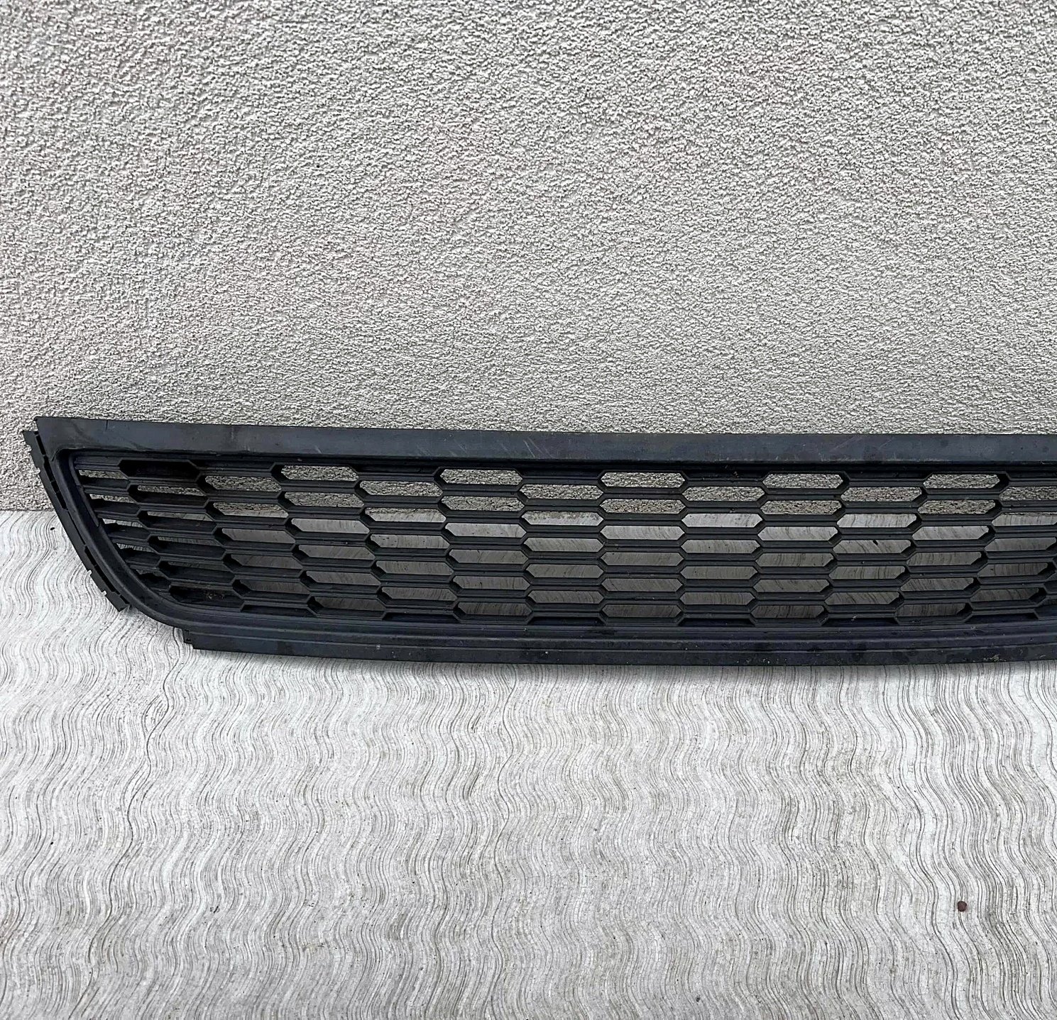 Middle front bumper grille VW Polo 2010