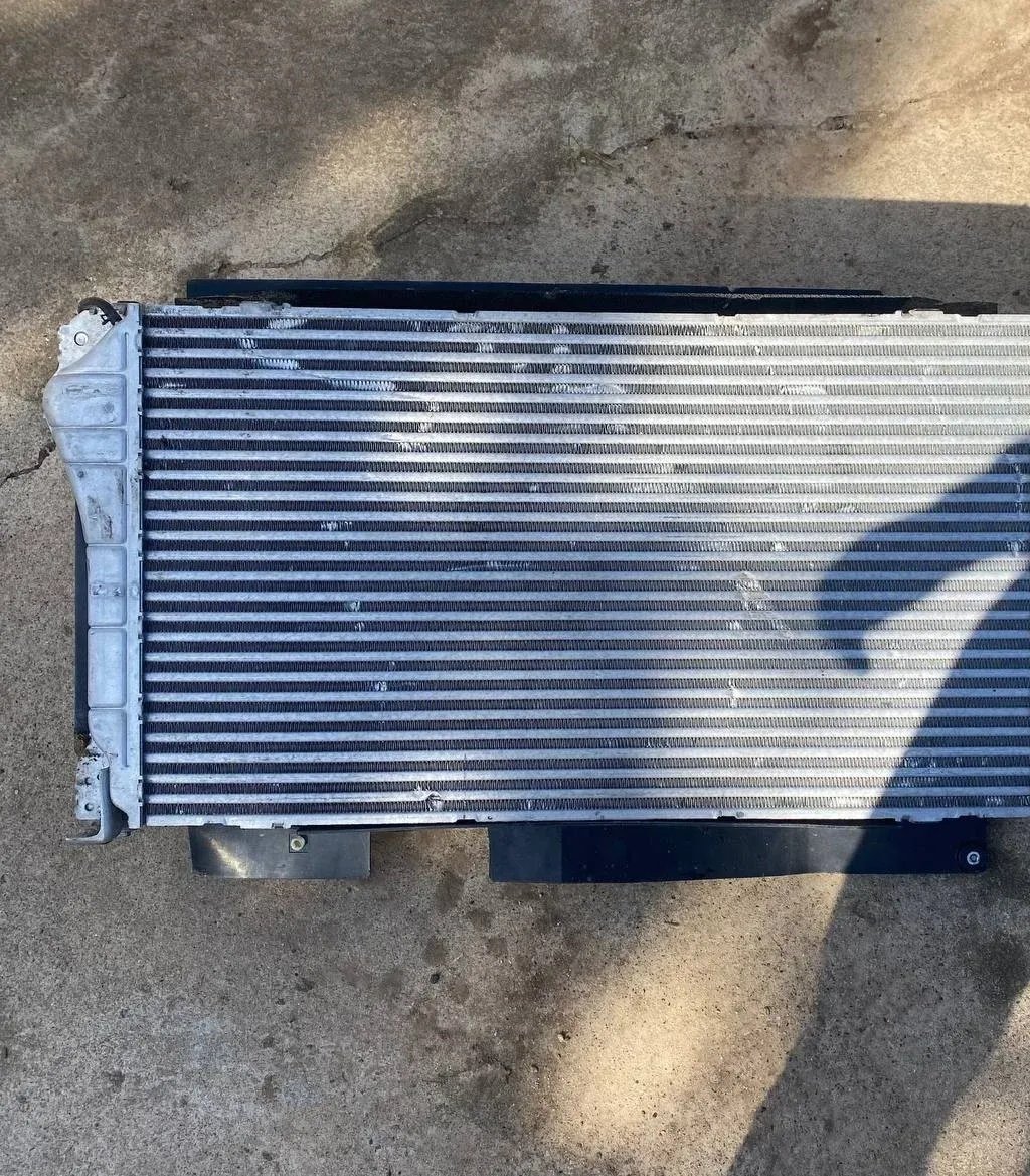 Complete radiator set Toyota Auris Avensis Corolla 09/015