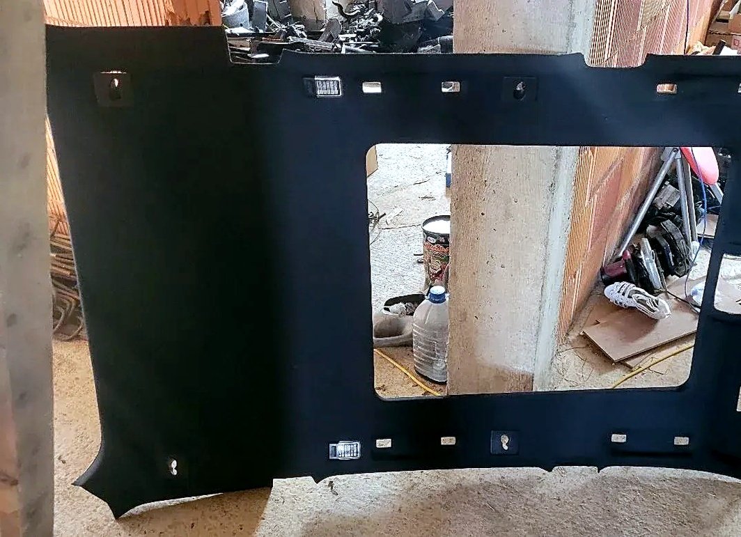 Black headliner BMW X3 E83 panorama