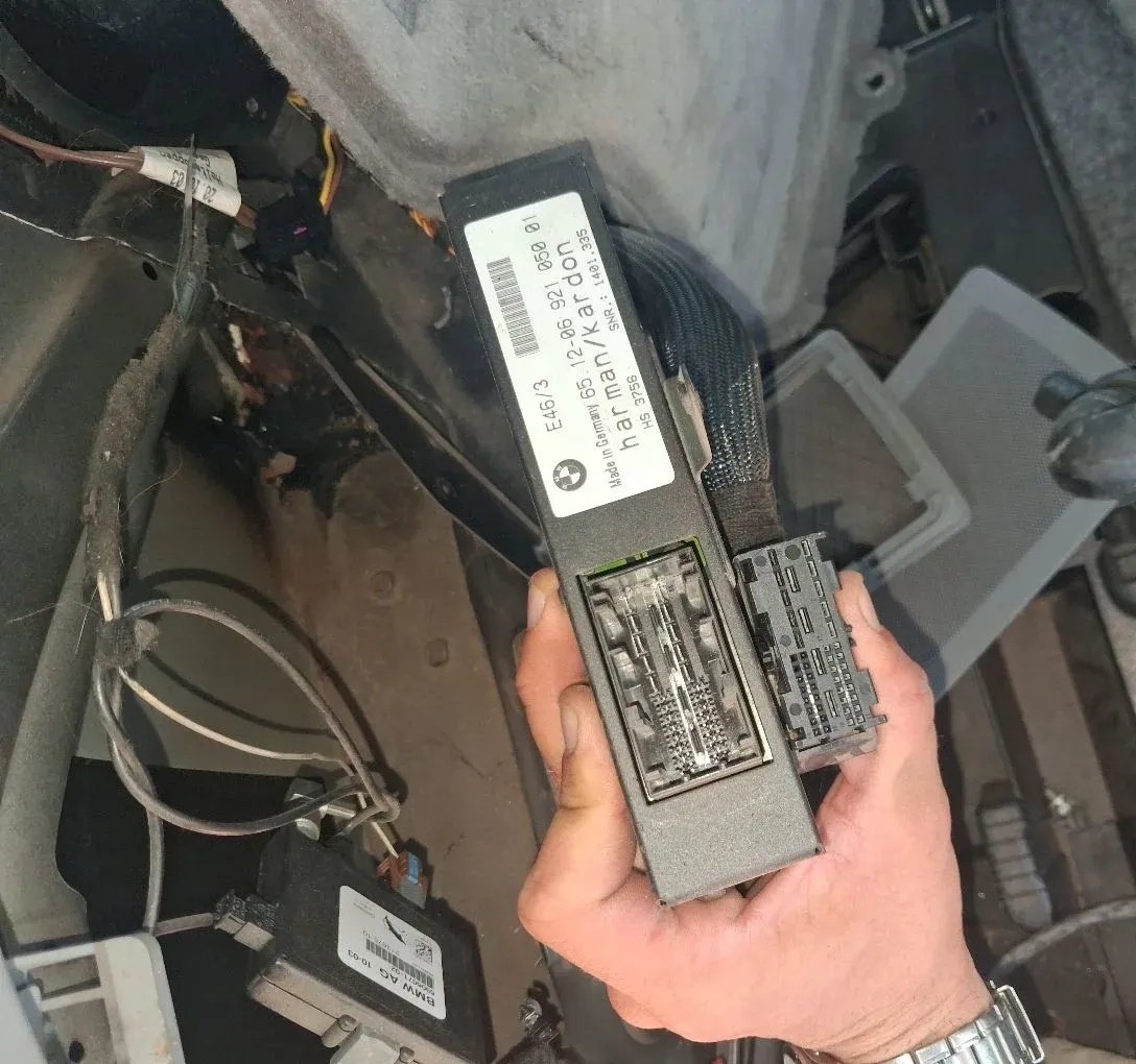 Усилитель Harman Kardon и динамики BMW E46 Touring