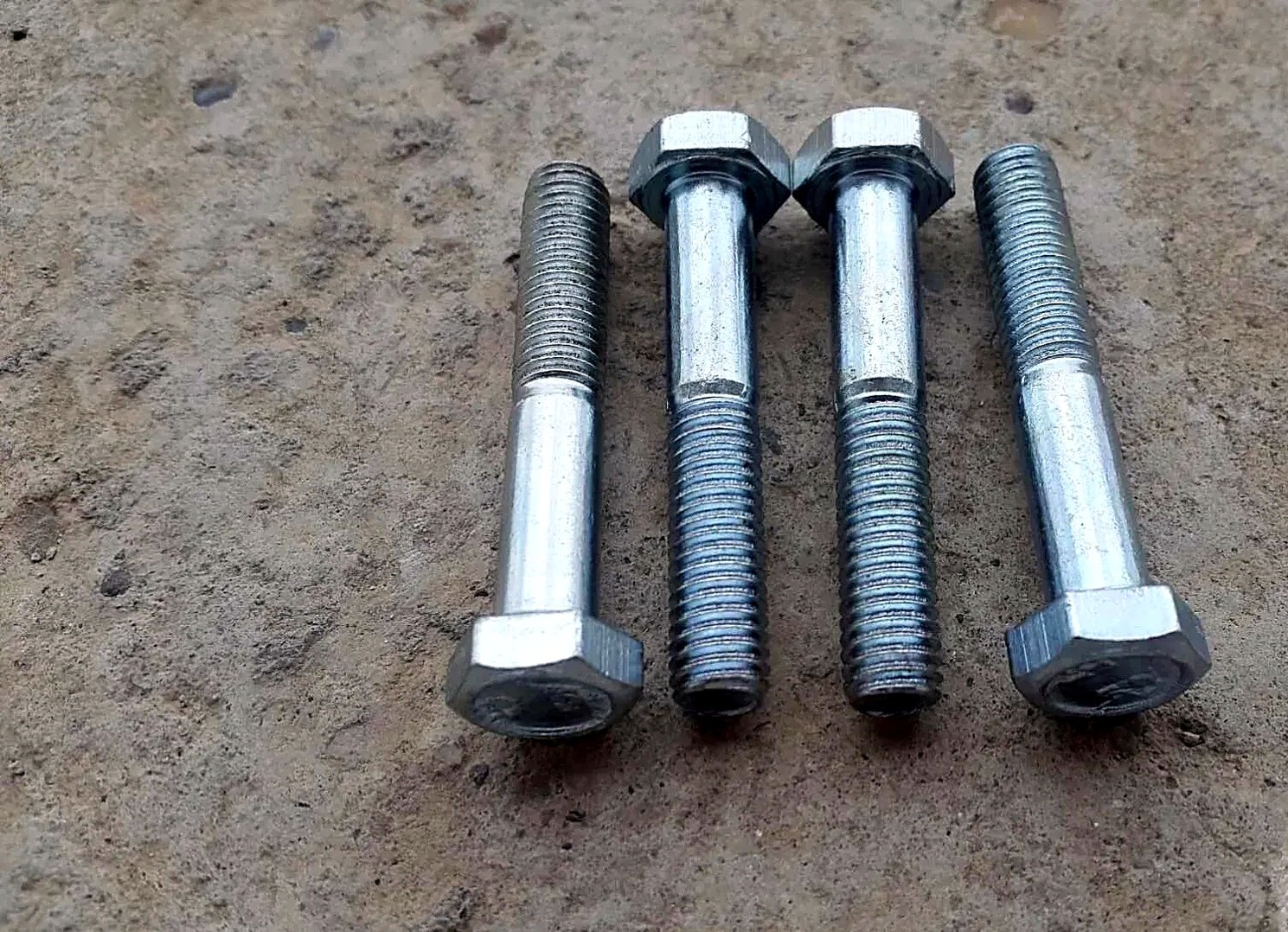 Stud bolts flanges for Fiat Uno