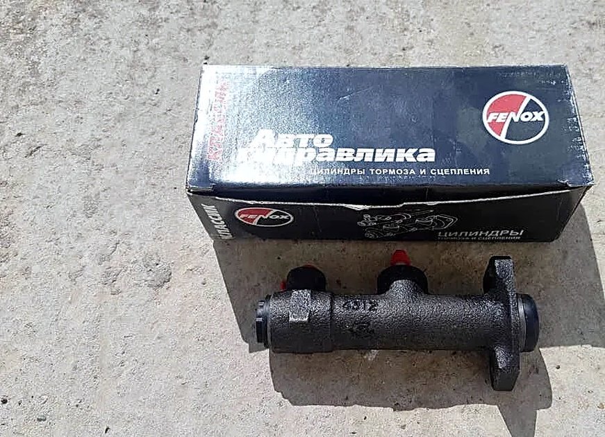 Clutch slave cylinder Lada
