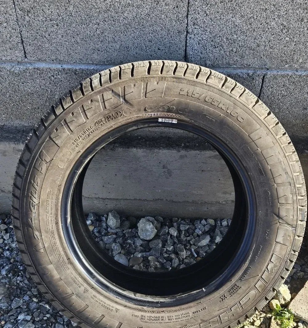 Michelin Agilis 215/65 R16C