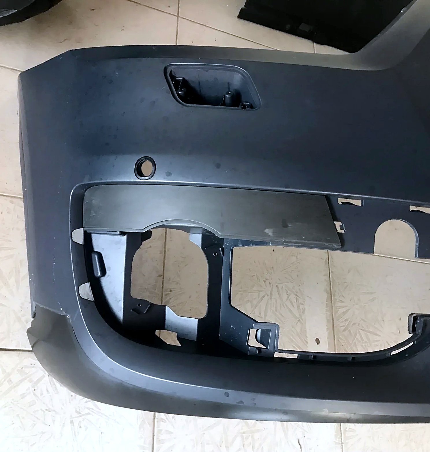 Front bumper corner right Audi Q3 2012