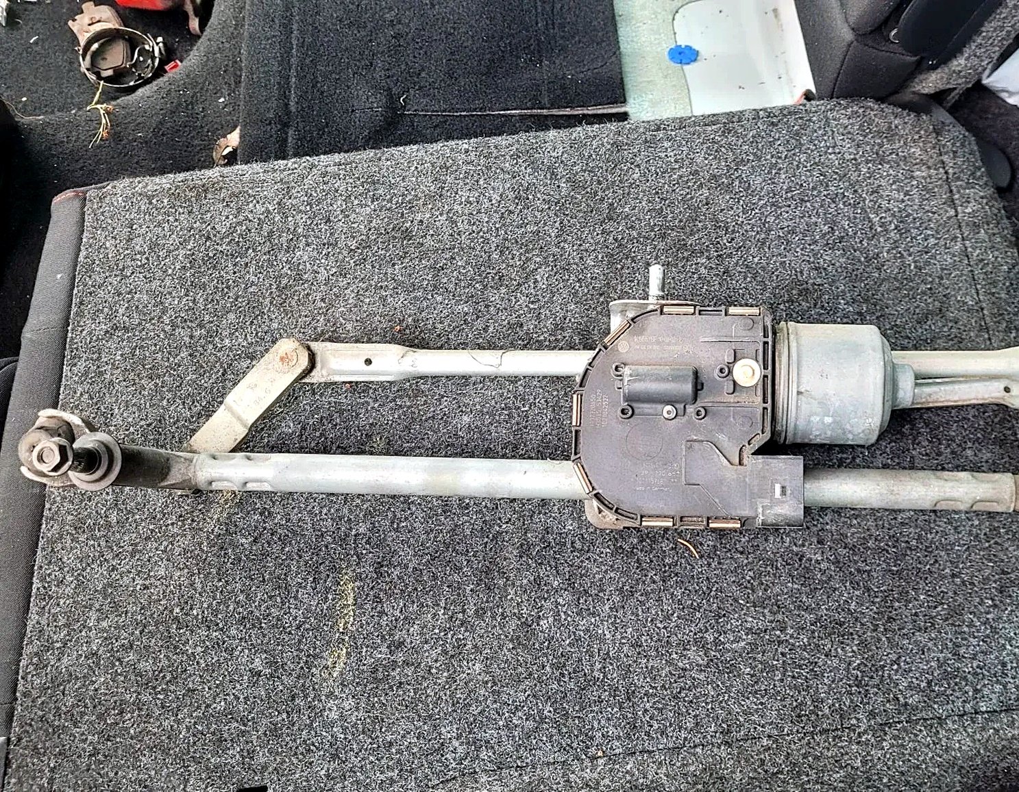 Windscreen wiper motor VW Golf 6