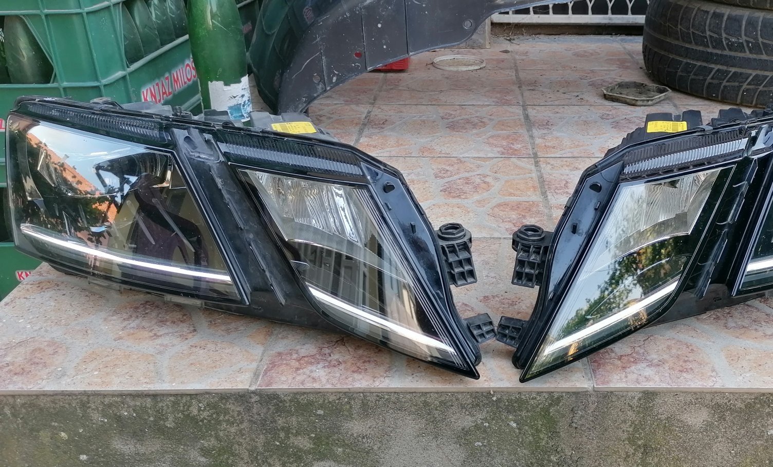 Full LED headlights Škoda Octavia Mk3 facelift