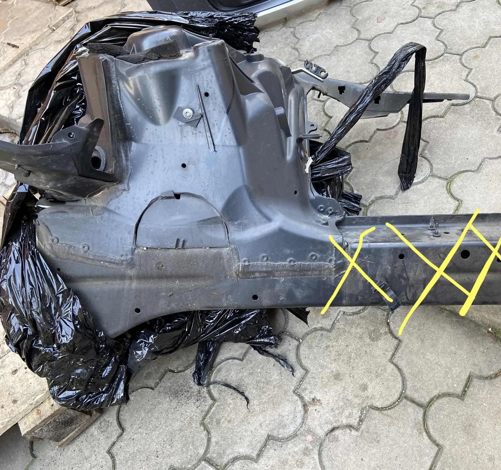 Left control arm Audi A6 4G