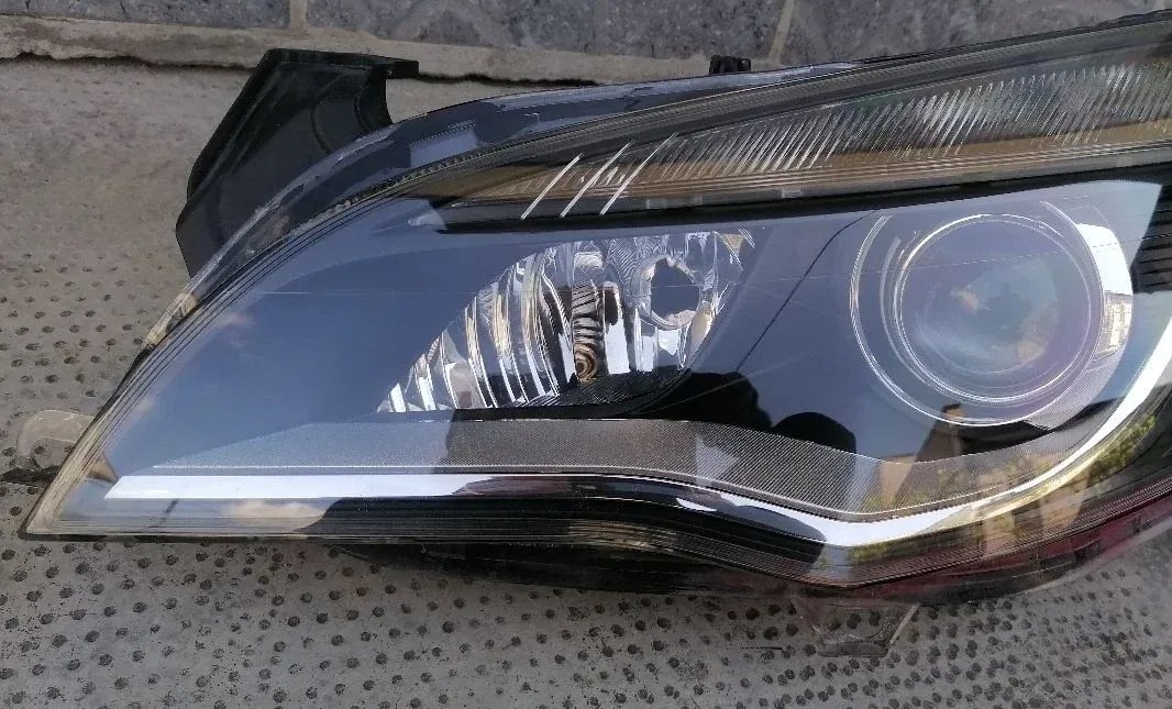 Levi xenon far Opel Astra J