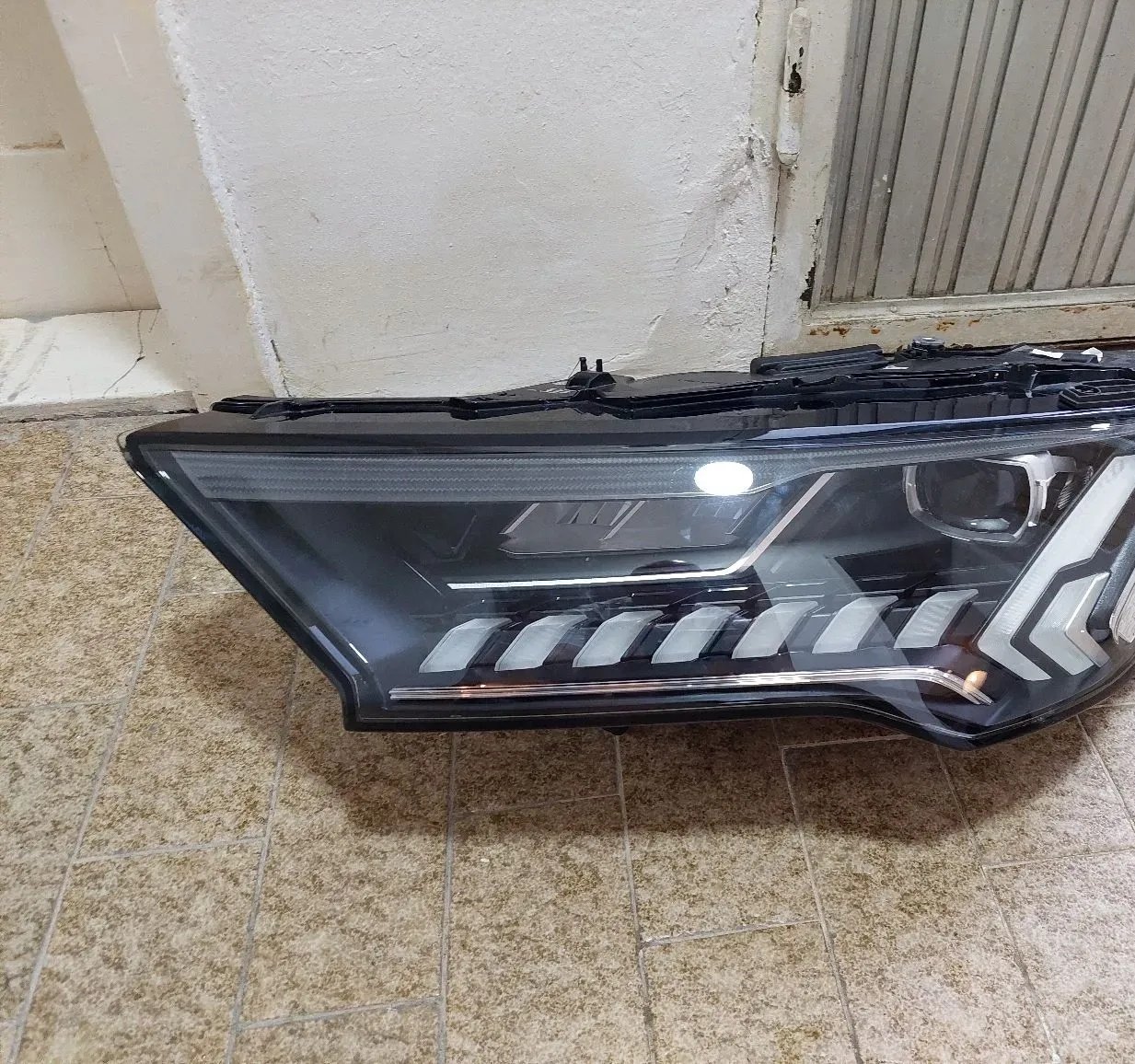 Front Left Headlight Audi Q7 4M0941039