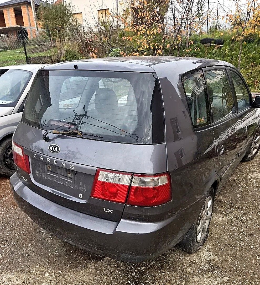 Gepek vrata Kia Carens