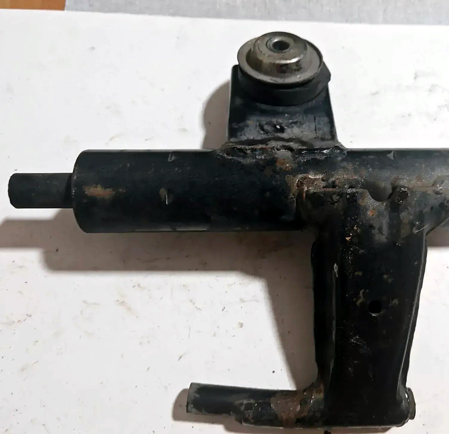 Vespa LX engine mount bracket