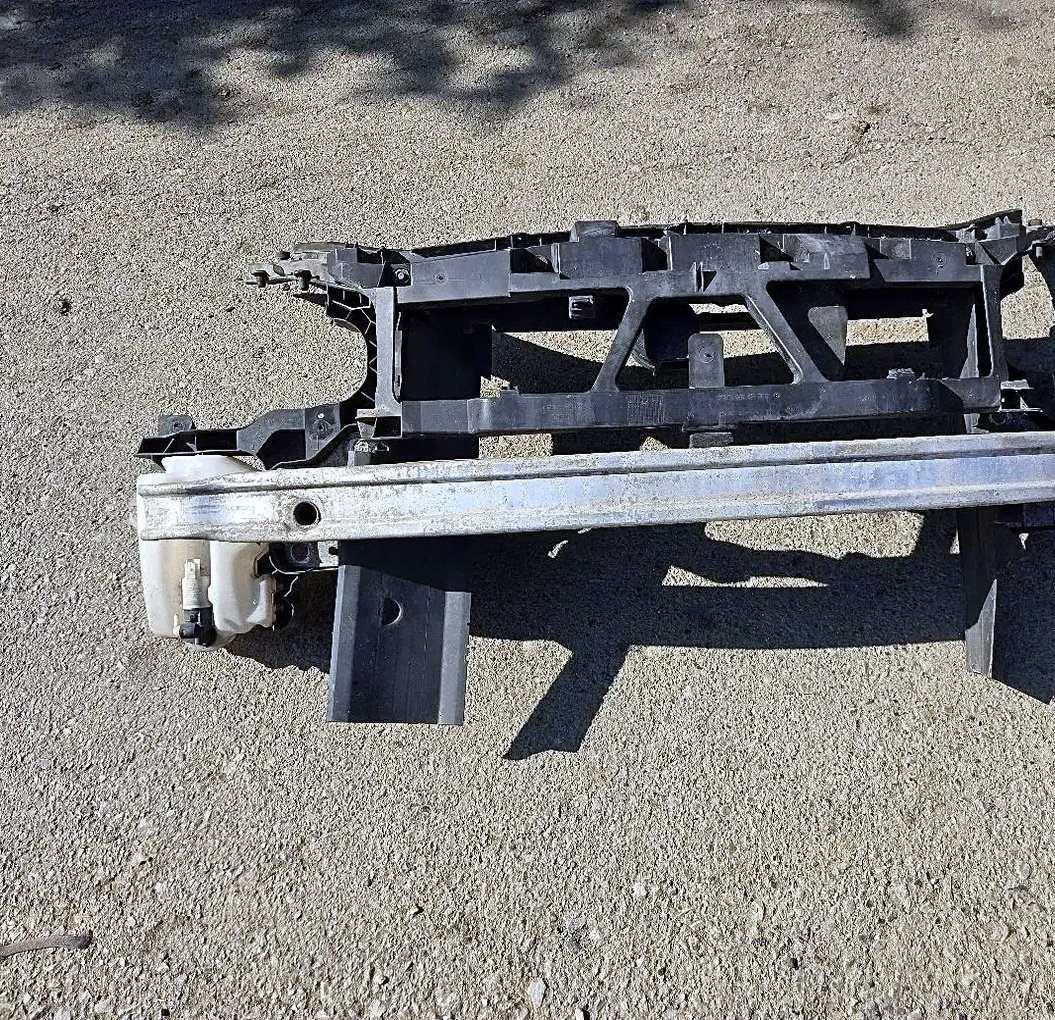 Prednji limovi prsa, vezni lim i sina levi desni Renault Scenic Grand Scenic