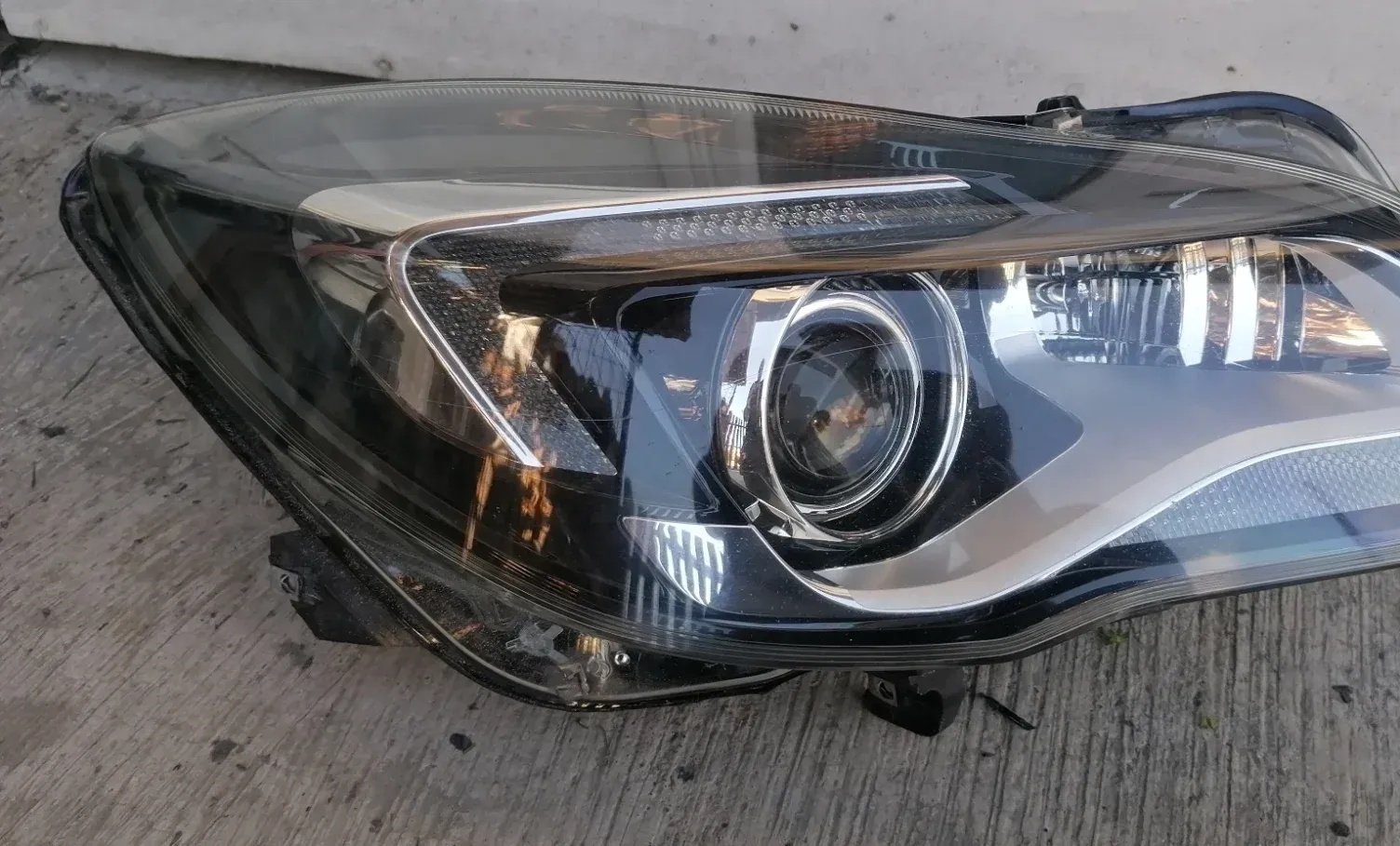 Front right headlight Opel Insignia A facelift xenon