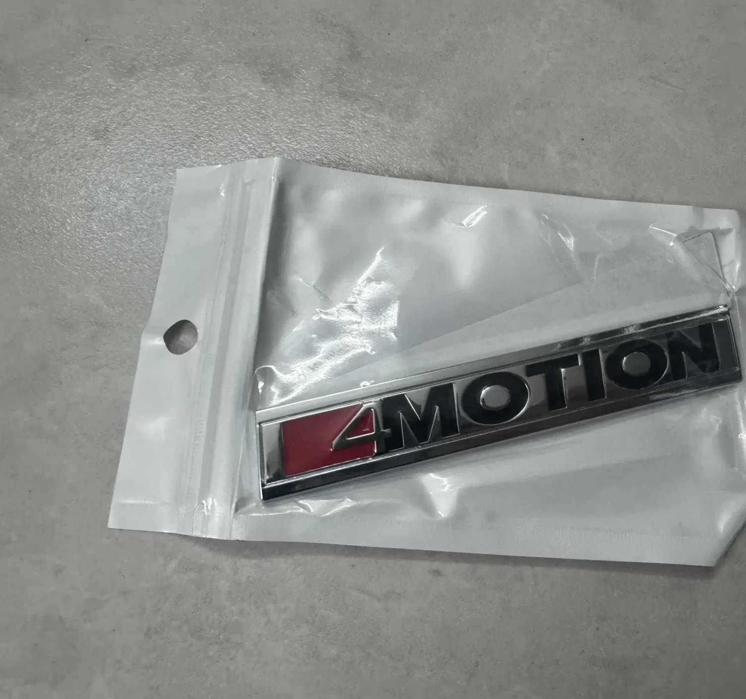 4Motion Badge Grey