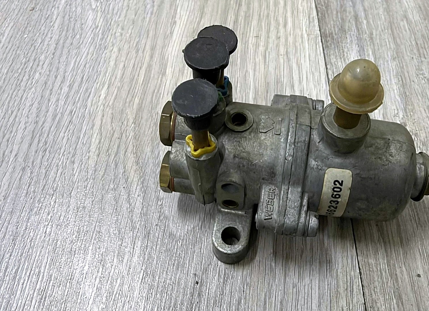 Brake proportioning valve for tractors and trailers