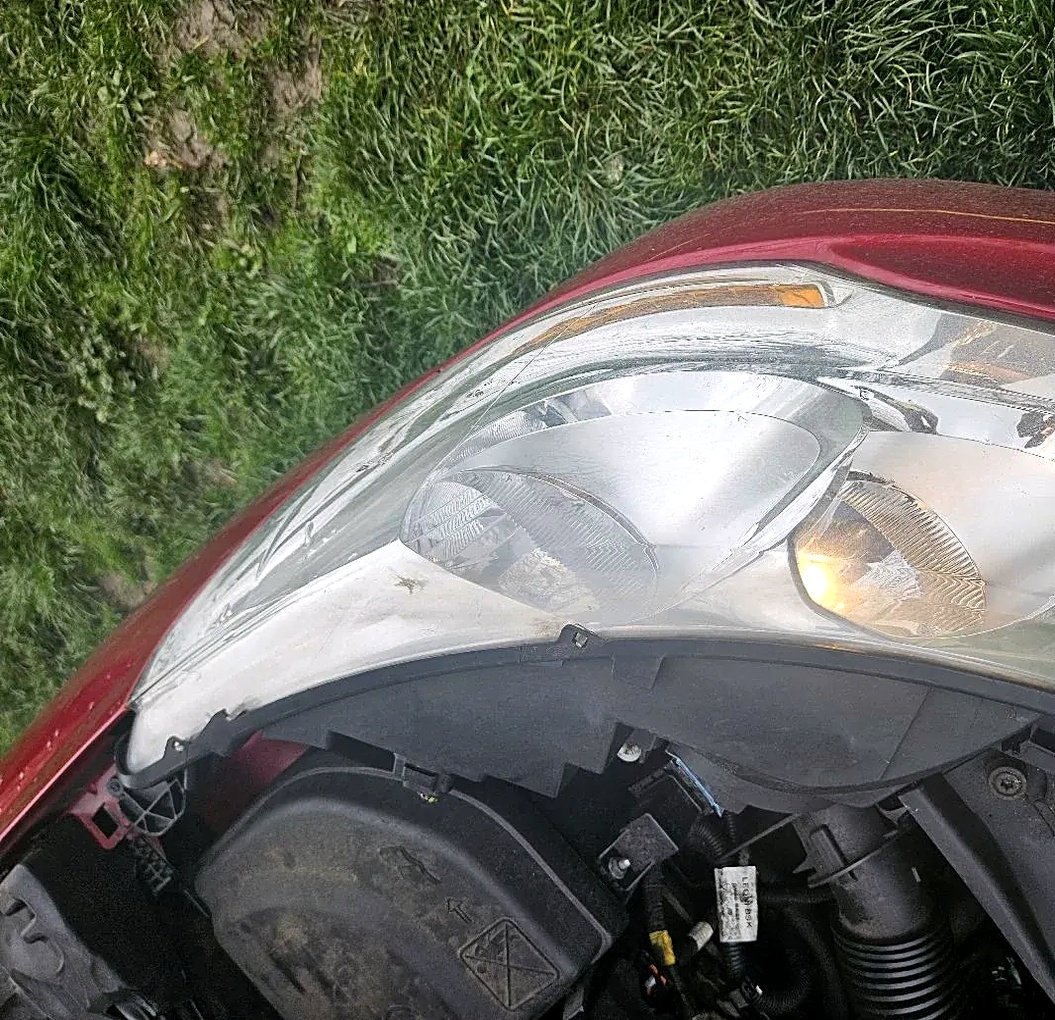 Headlights Citroen C4 2015