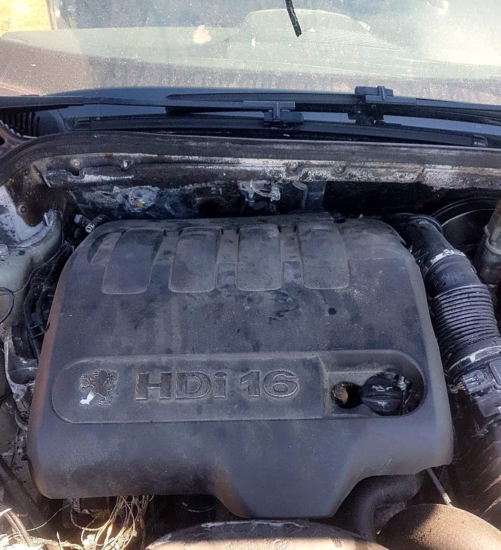 Peugeot 407 engine cover